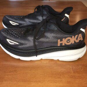 Hoka "Clifton 9" sneakers, womens, like new Size 9B